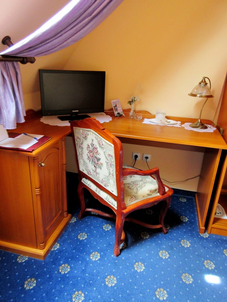 Hotel Opera Prague 68/76