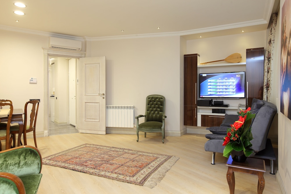 Lir Residence Suites 31/43