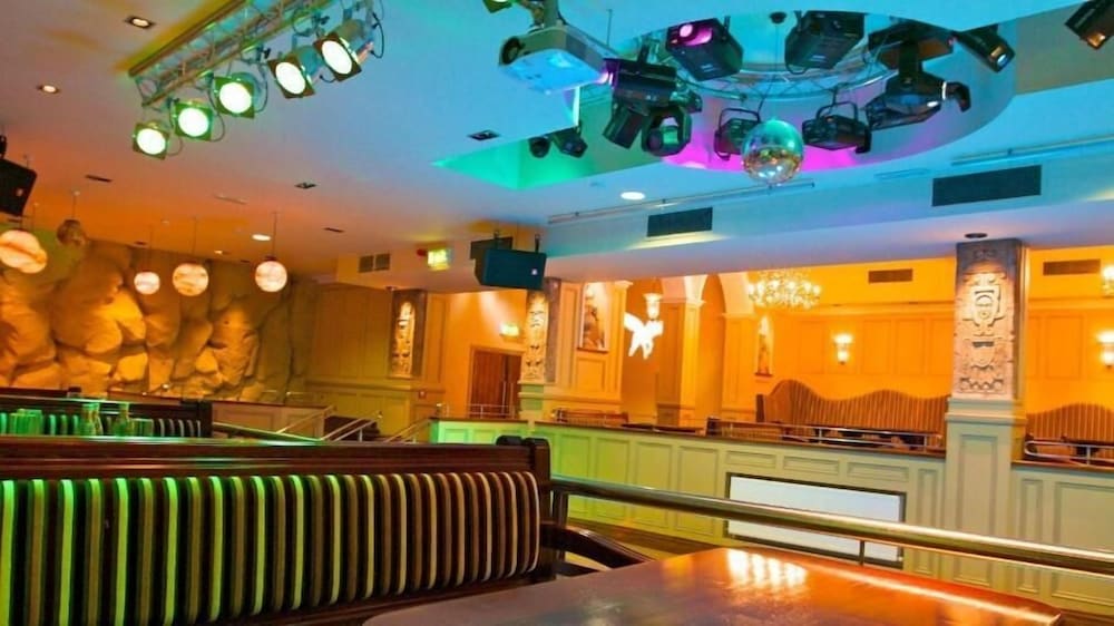 Kilford Arms Hotel 5/30