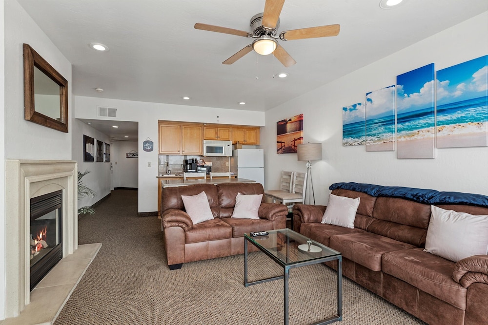 Beach House Inn & Suites 19/50