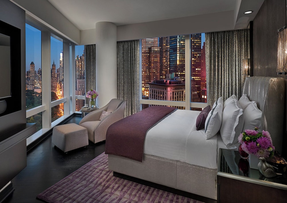 Premier, Suite, King Bed, Central Park View, Park View, Mandarin Oriental New York 2/5