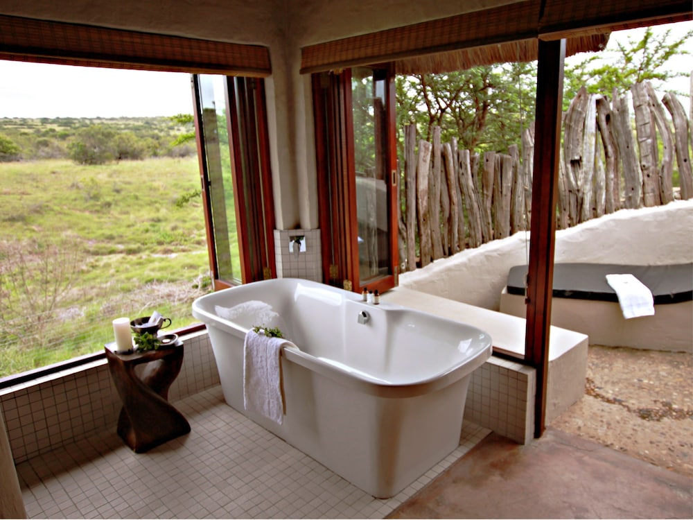 Hlosi Game Lodge 69/73