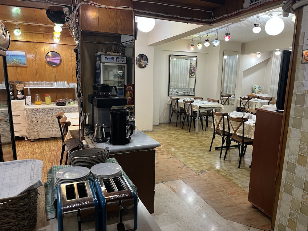Istanbul Paris Hotel And Hostel 57/74
