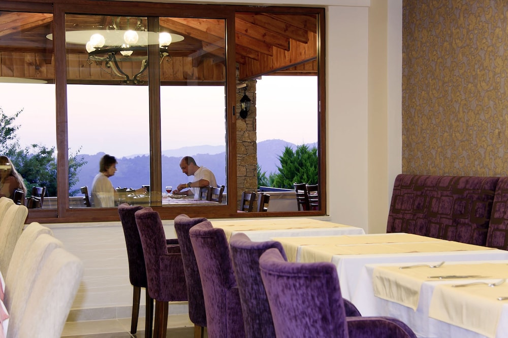 Perdikia Hill Family Resort Villas 46/68