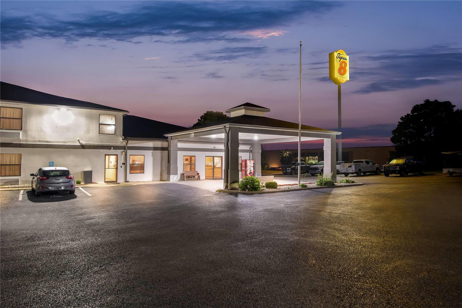 Super 8 by Wyndham Bellefontaine 3/38