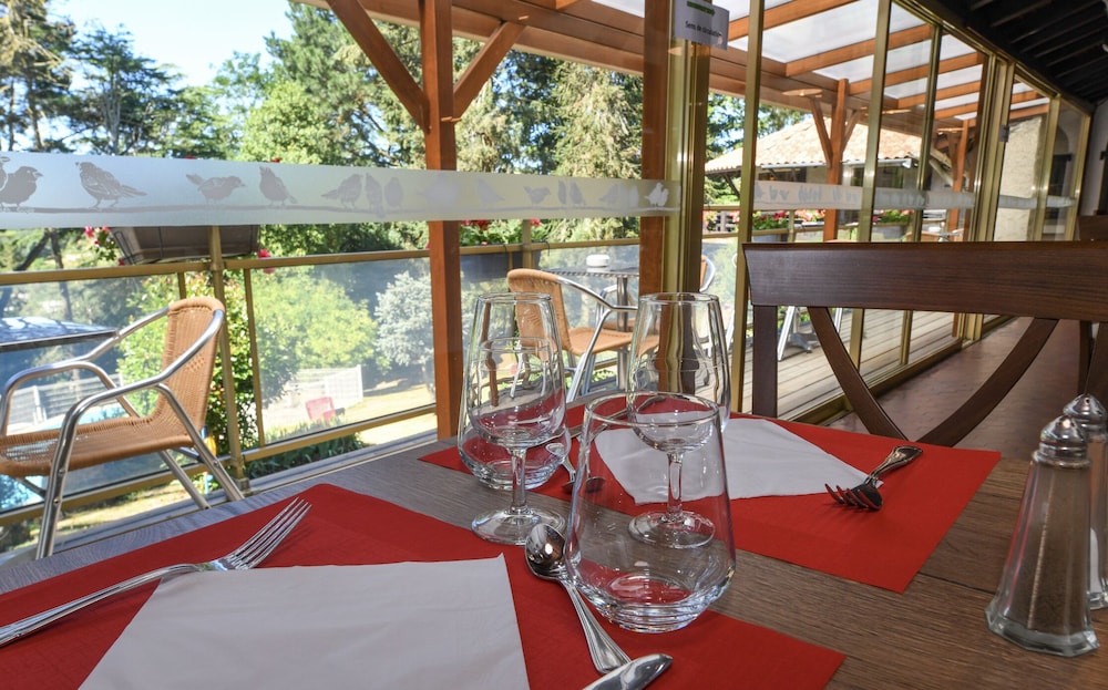 HOTEL LA CHAUMIERE 39/56