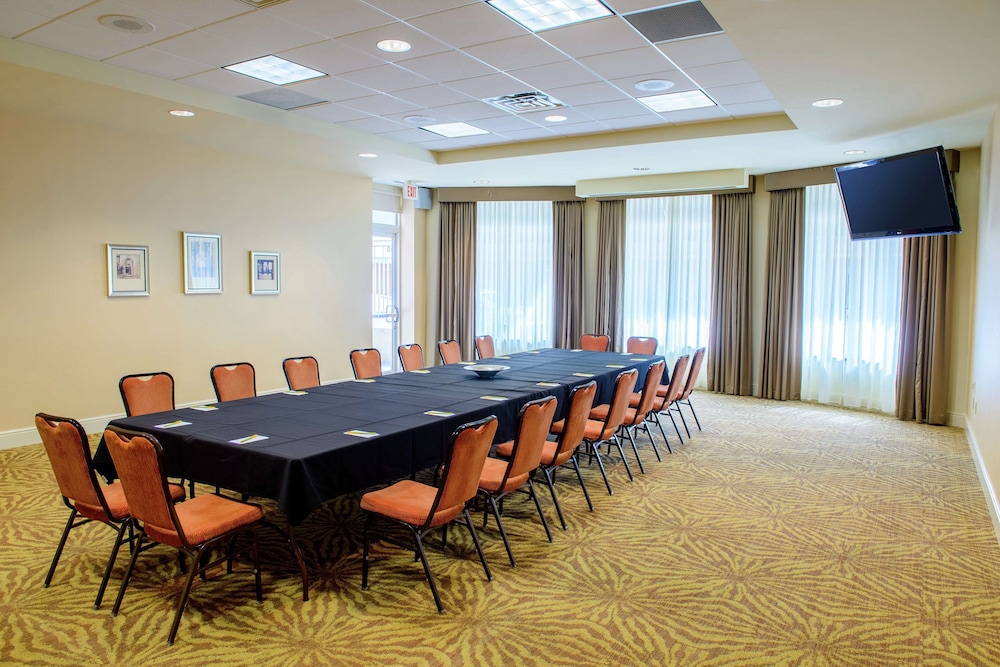 Hilton Garden Inn Rochester Downtown MN 34/40