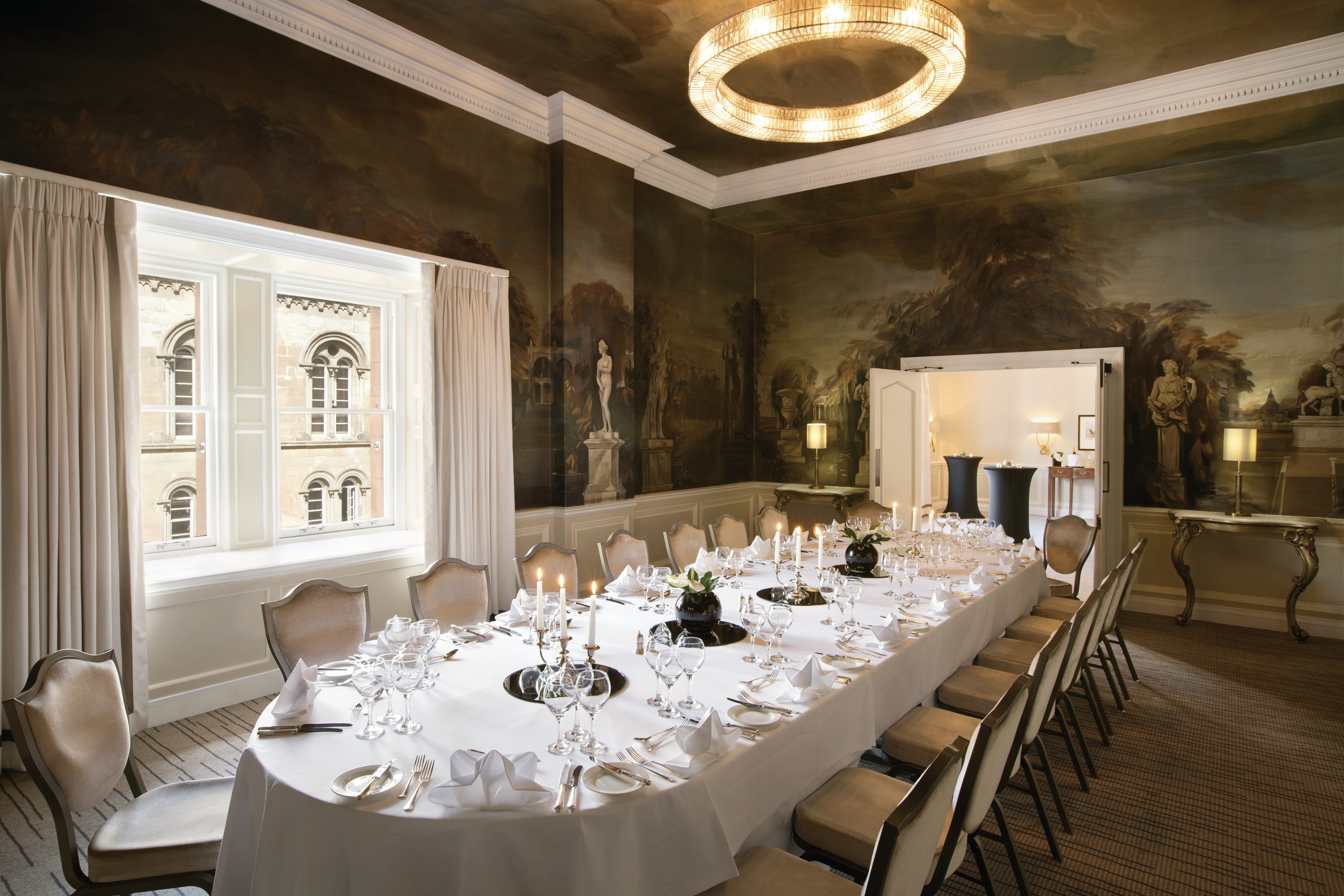 The Caledonian Edinburgh, Curio Collection by Hilton 34/60
