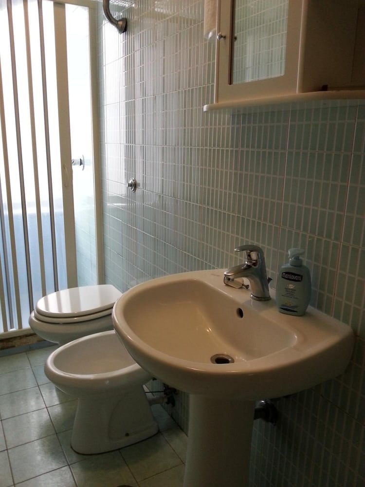 Astra Bed and Breakfast 46/50