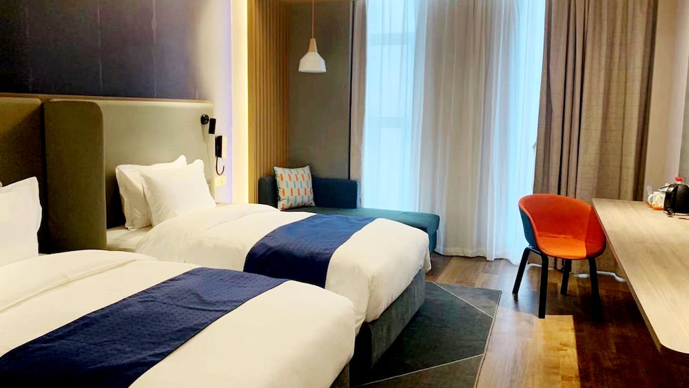Holiday Inn Express Linyi West 17/82