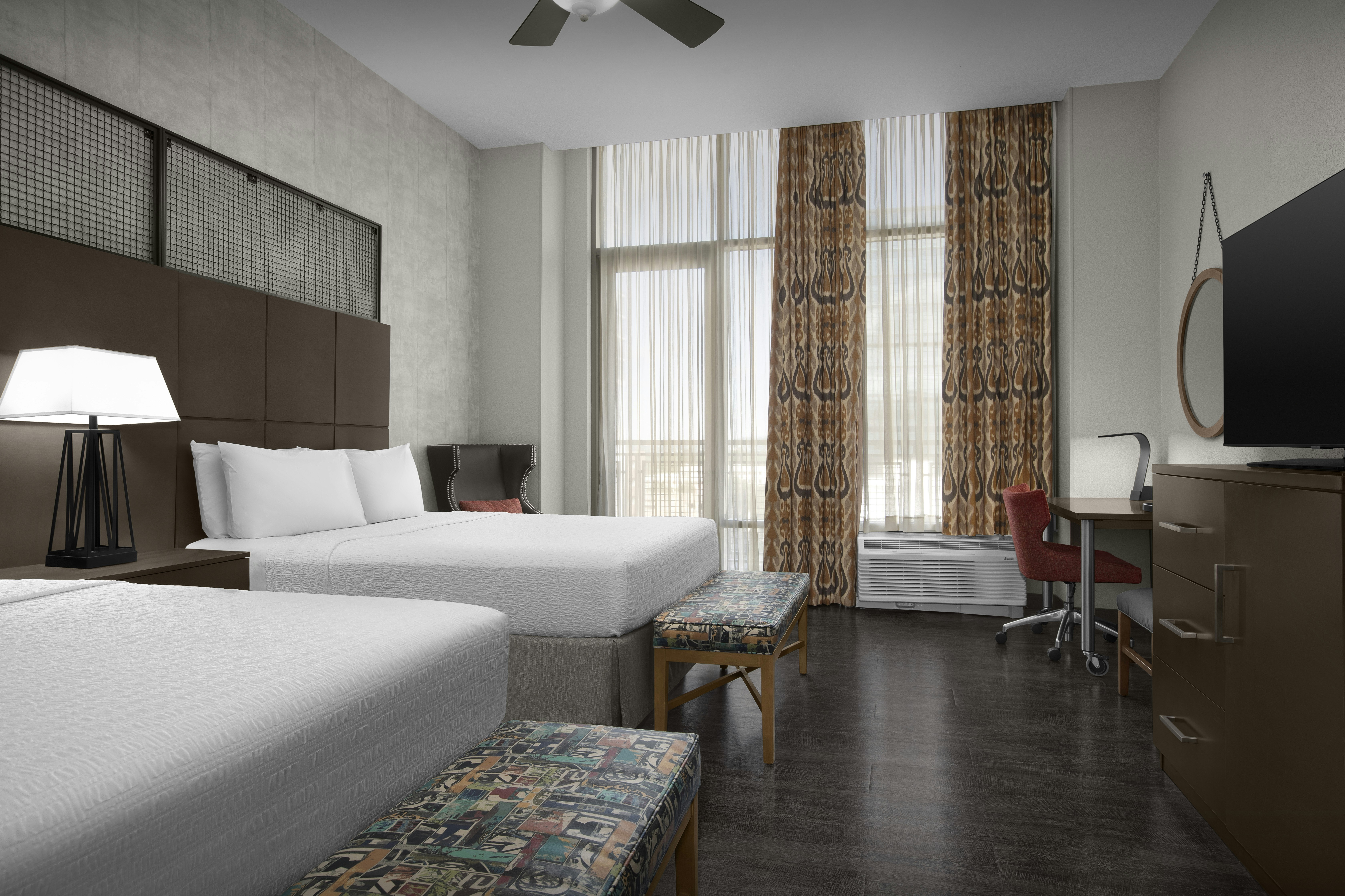 Room, 2 Queen Beds, Balcony, Accessible, Hampton Inn & Suites Austin At The University / Capitol 2/3
