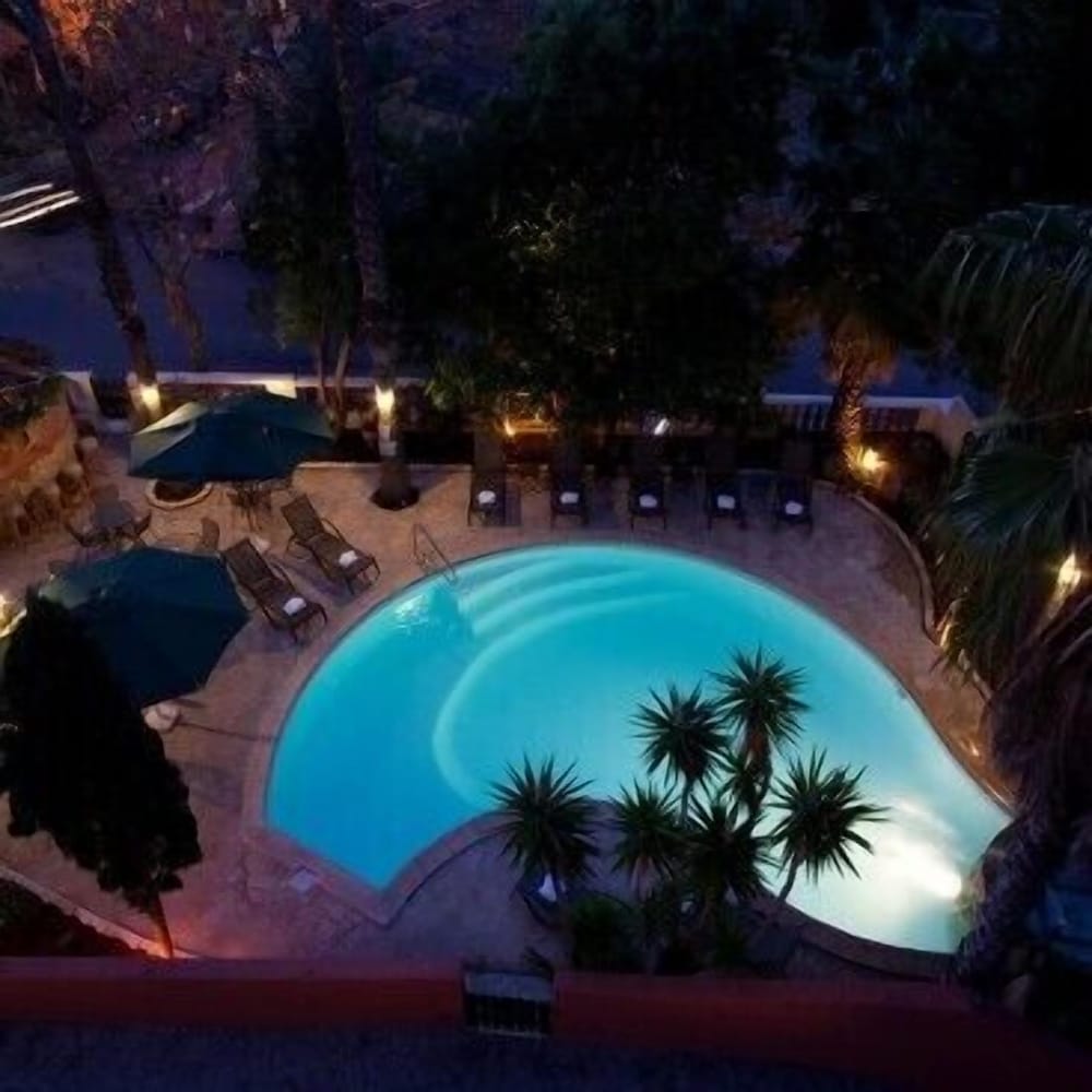 Splendid Hotel 68/71
