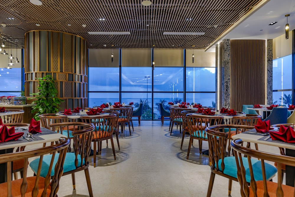 Peninsula Hotel Danang 34/48