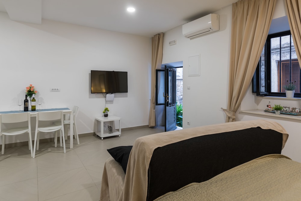 Apartments Ivana 49/63
