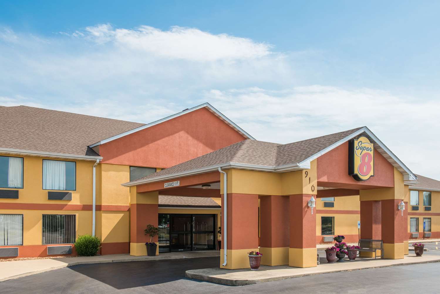 Super 8 By Wyndham Troy Il/St. Louis Area 1/15