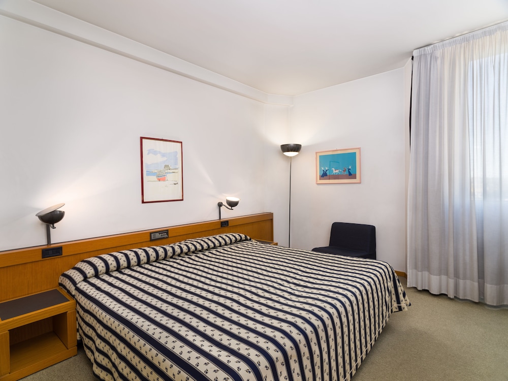 CLASSIC, DOUBLE OR TWIN BED