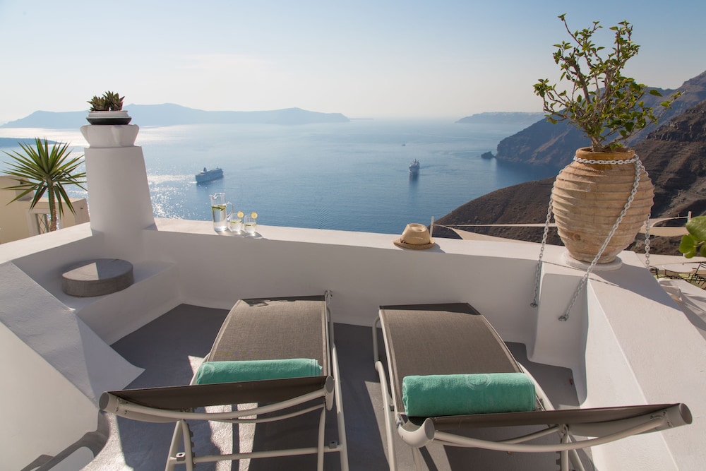 Trieris Villas And Suites 2/50