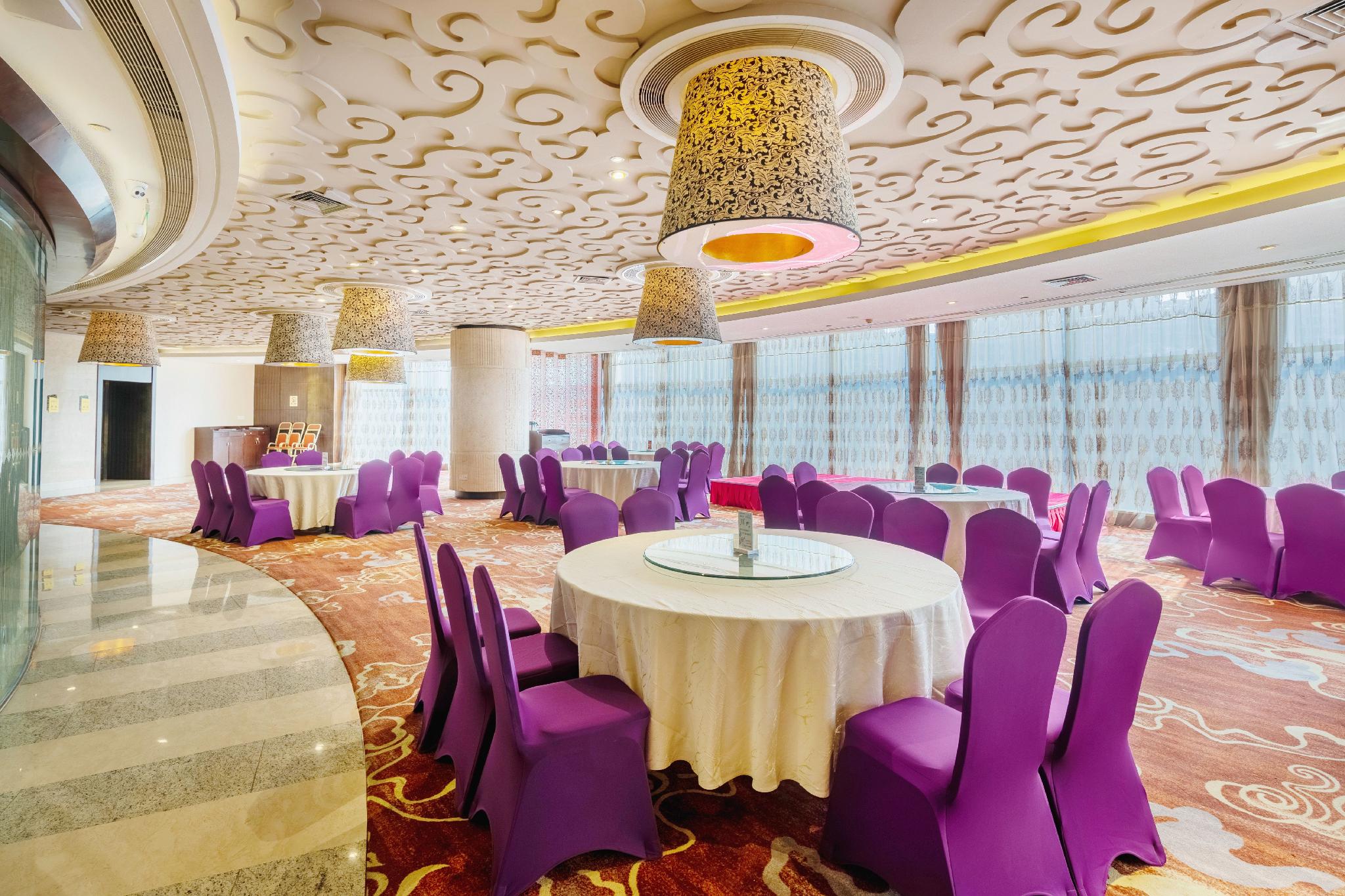 Cenbest Jinling Grand Hotel 47/60