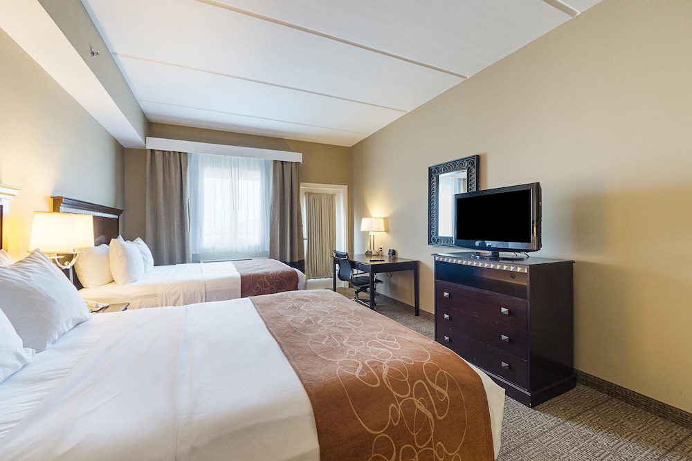 Comfort Suites Beachside 19/44