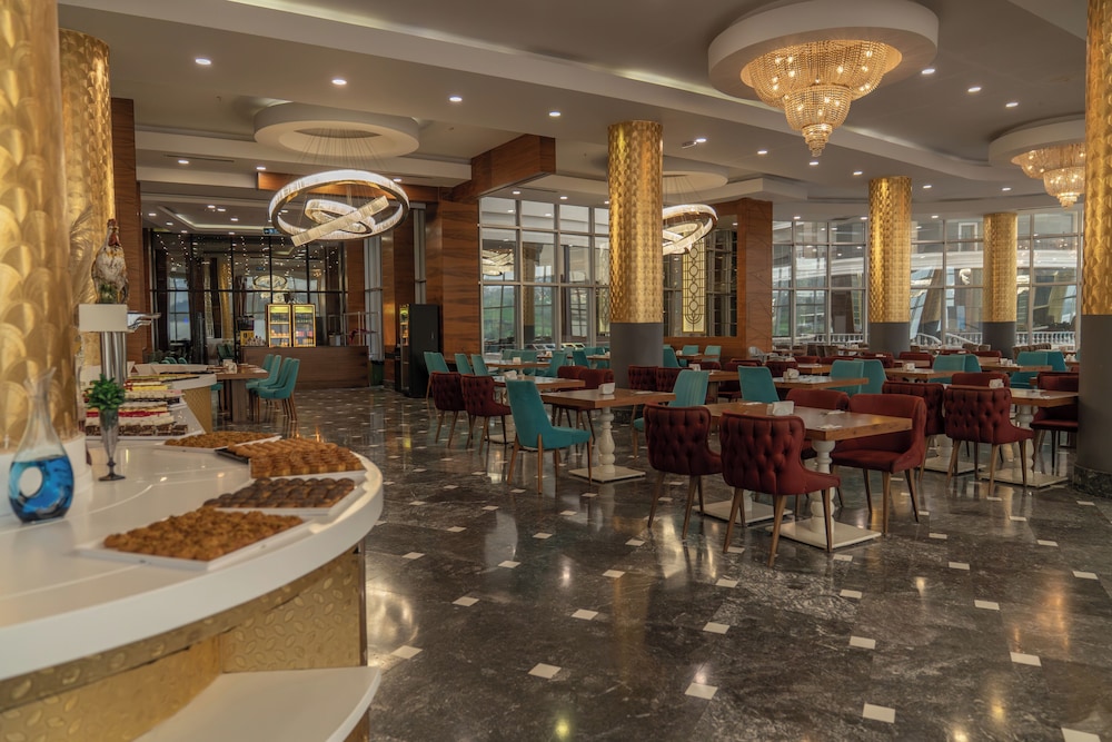 Maxwell Resort Hotel & Spa 50/50