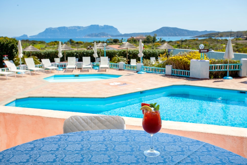 Stefania Hotel 12/87
