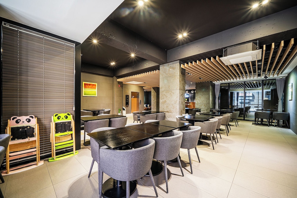Rivertain Hotel Gyeongju 43/59