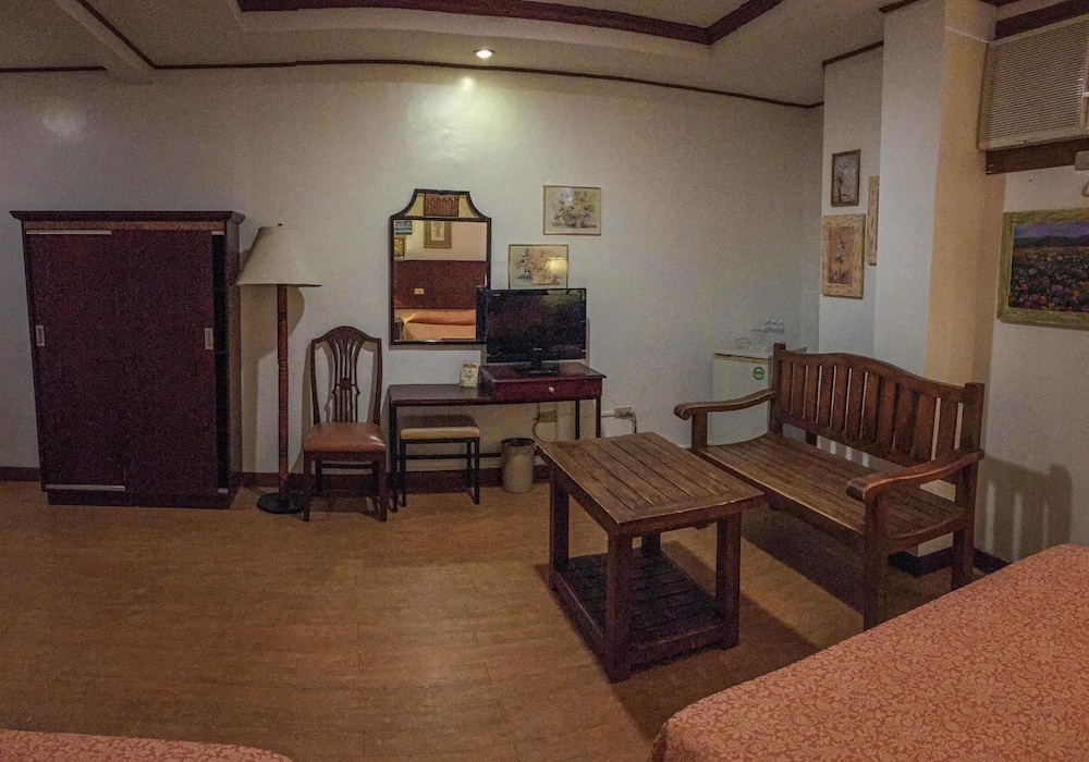 Subic Park Hotel 50/73