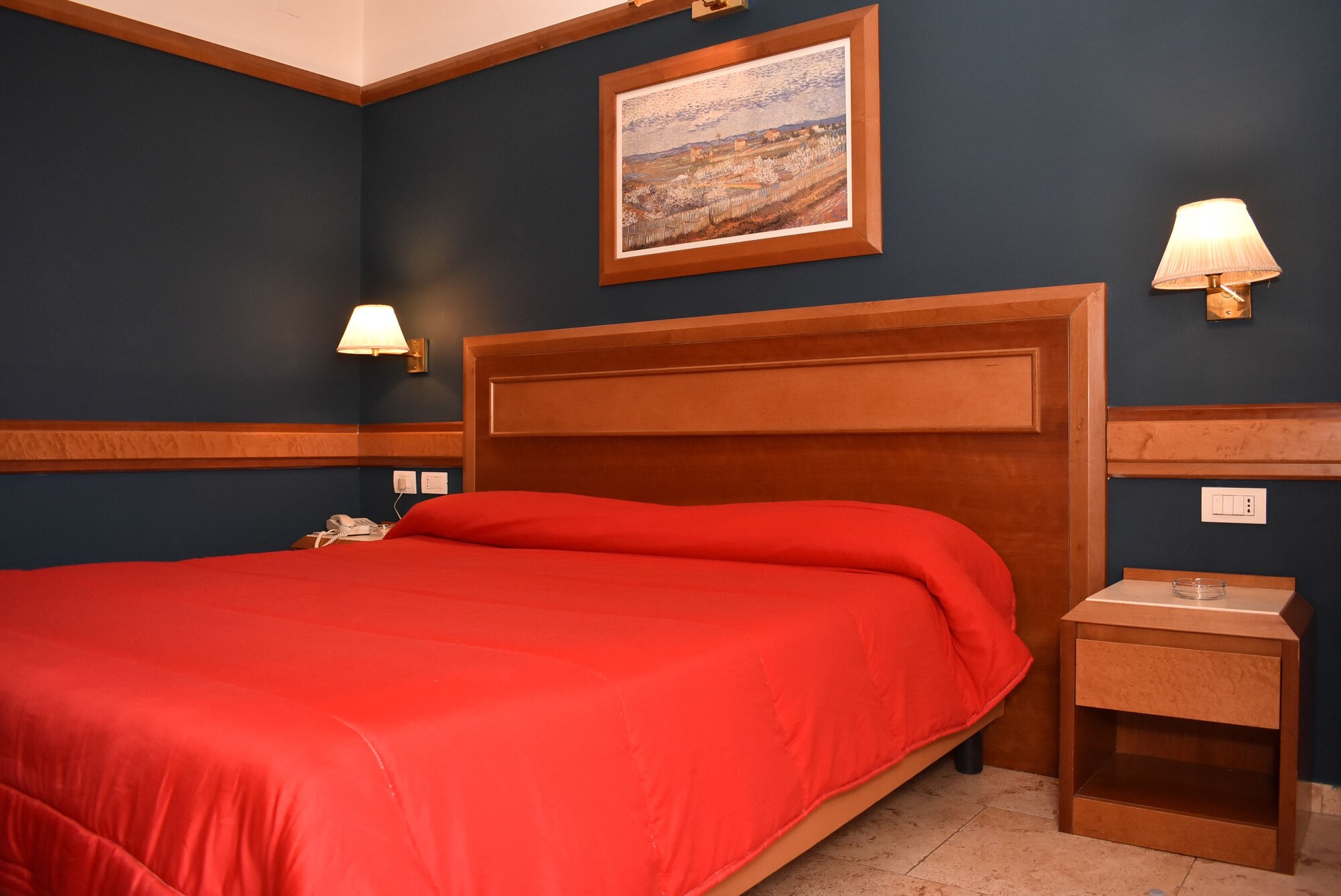 ROOM, SINGLE, DOUBLE BED