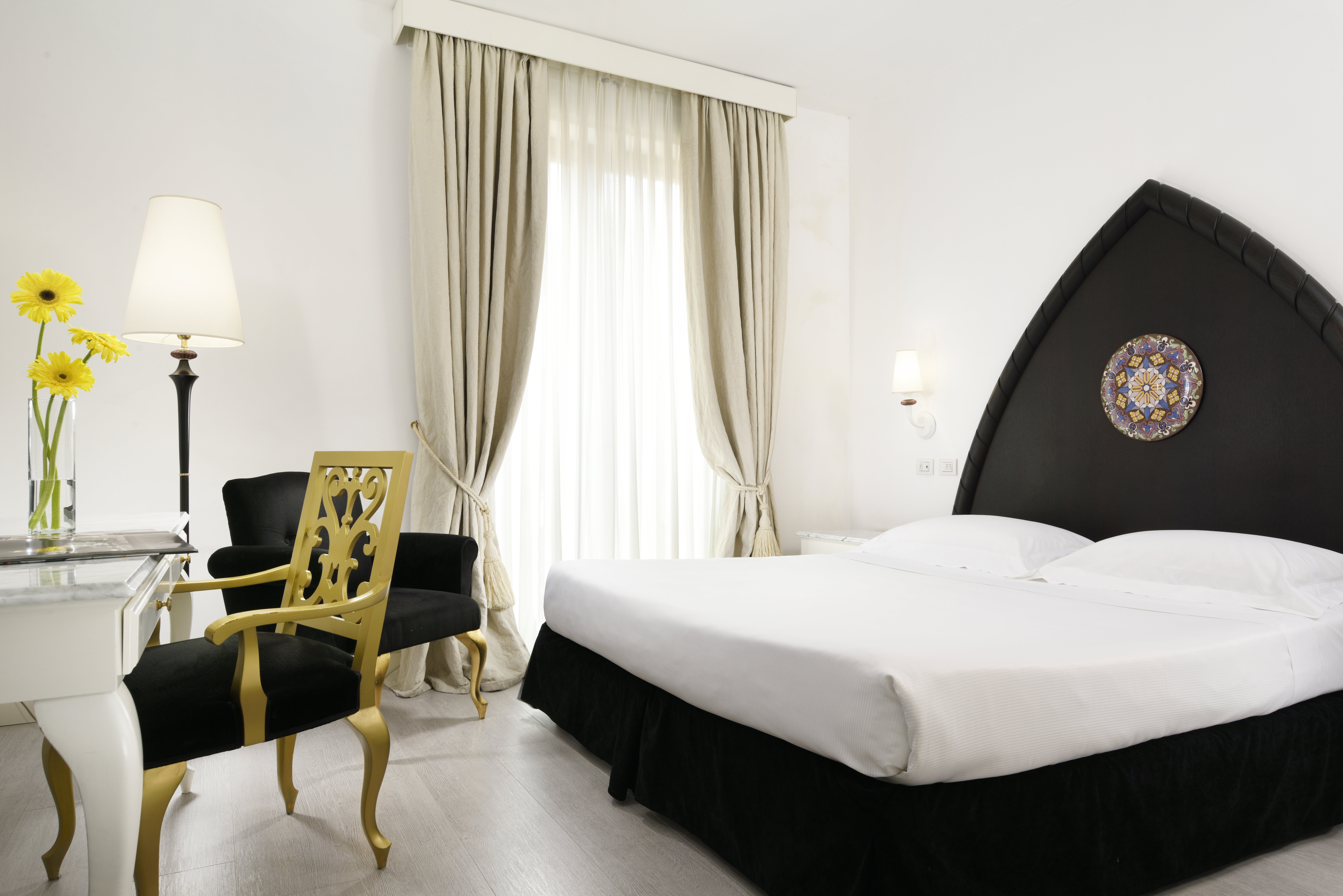 SUPERIOR, DOUBLE BED