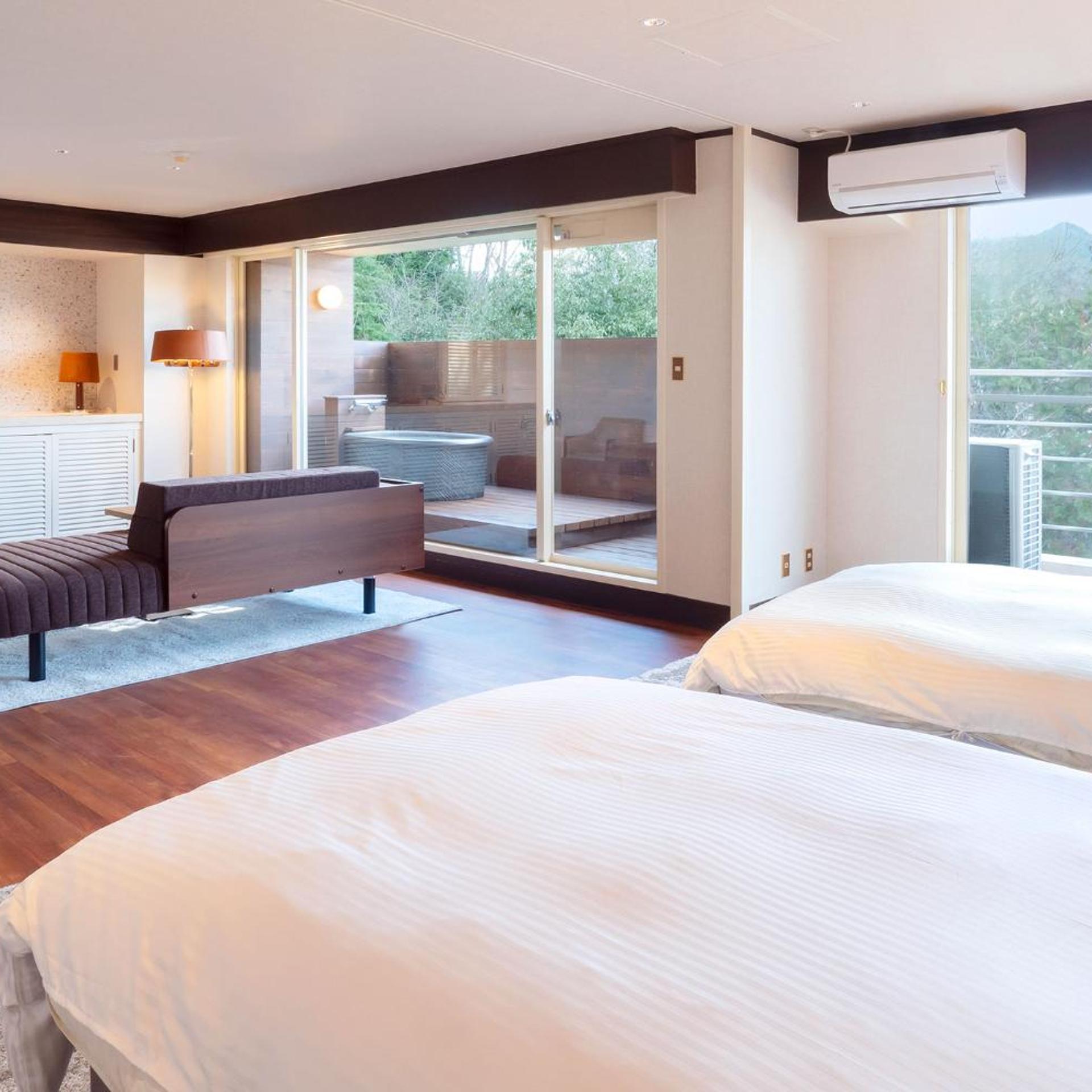 Room, Twin Beds, External Bathroom