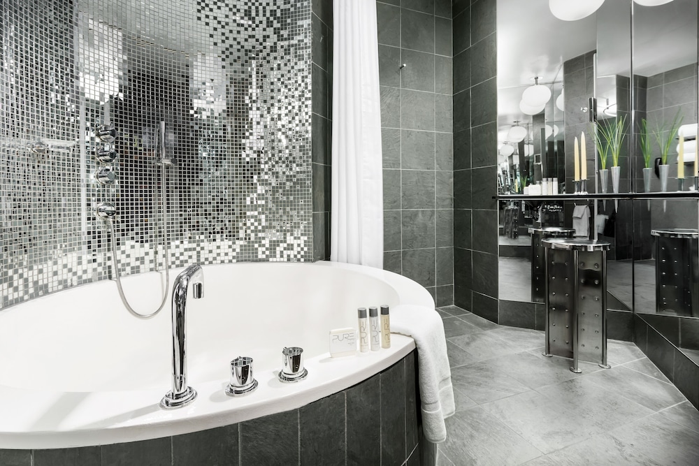 Royalton New York 46/48
