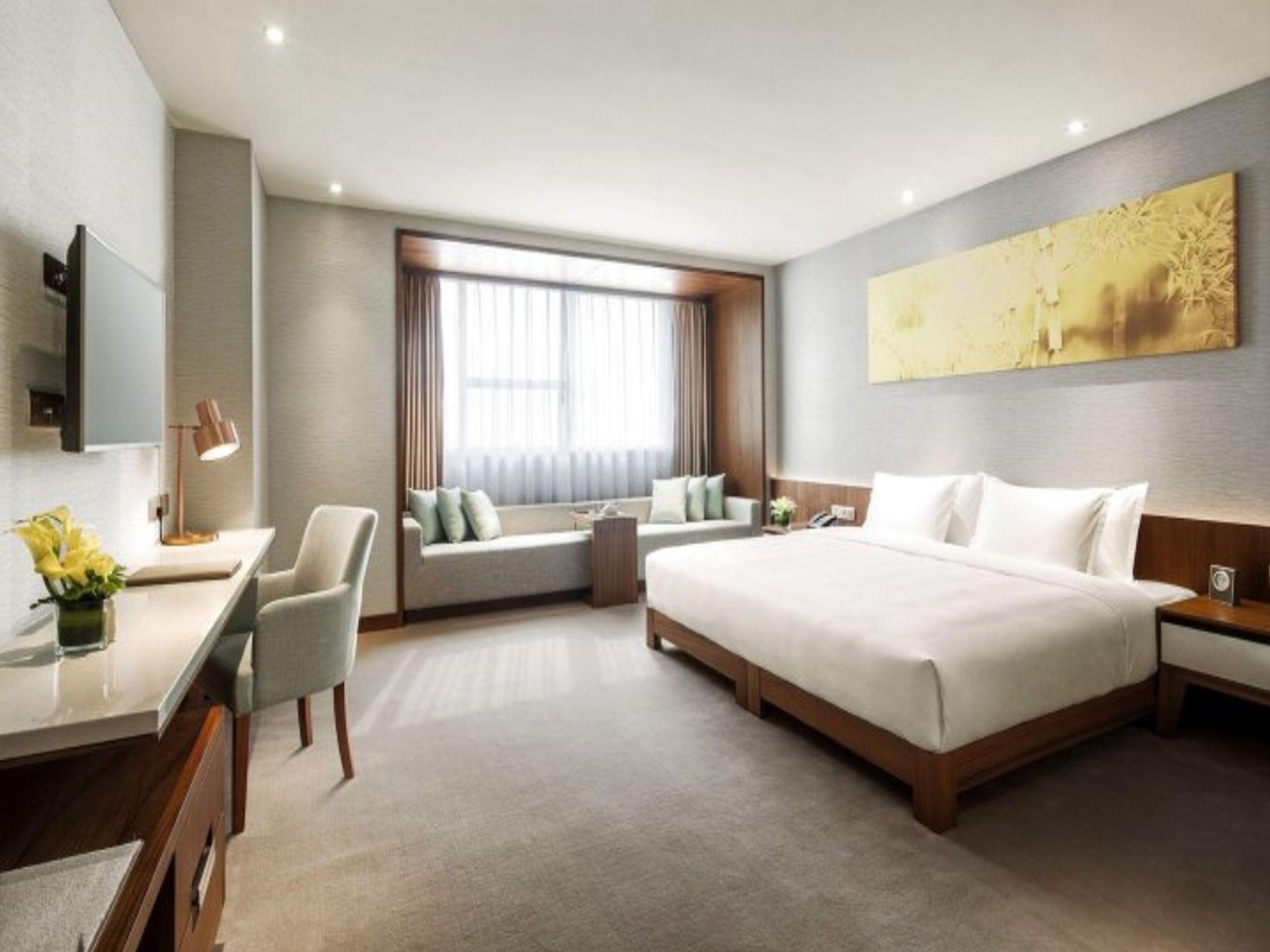 Deluxe, Queen Bed