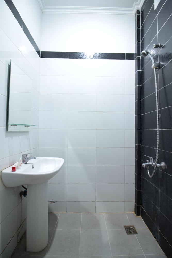 Oyo 230 Maleo Residence 33/55