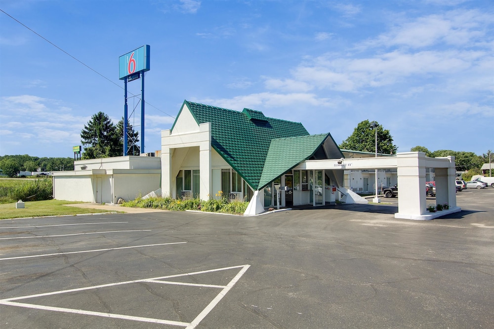 Wingate by Wyndham Geneva at SPIRE Academy 47/56