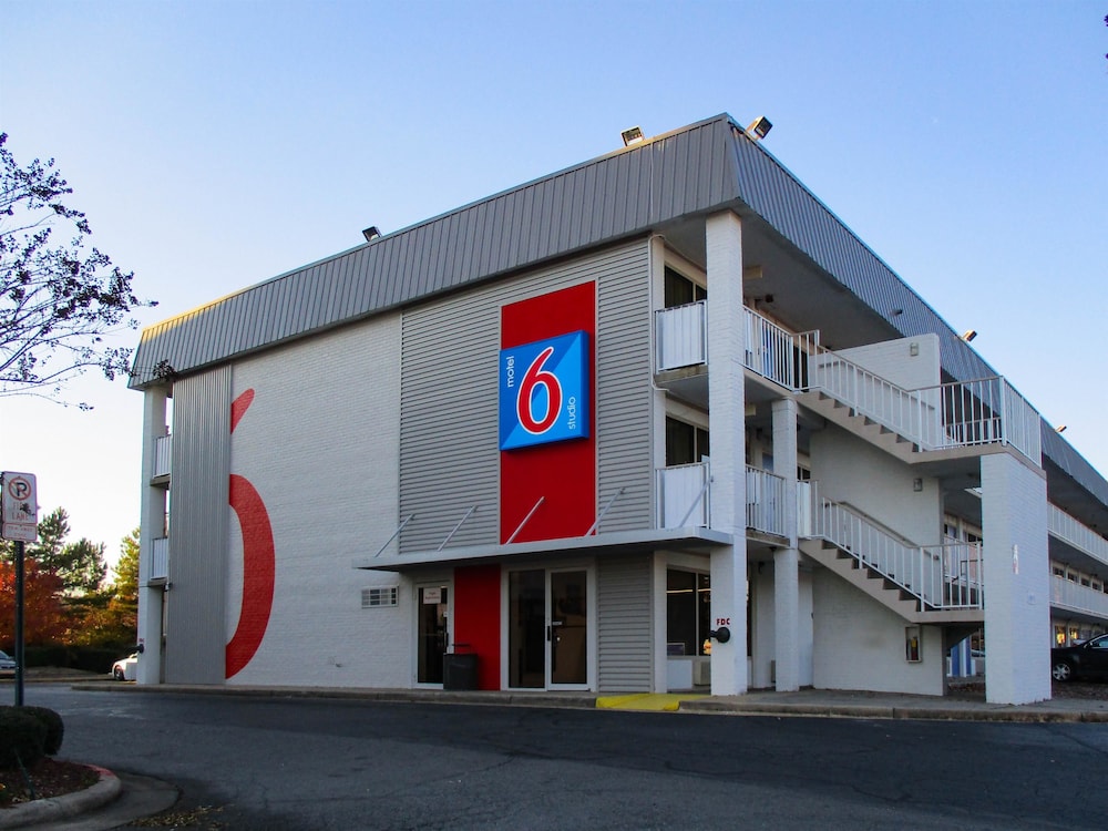 Studio6 Little Rock, AR - West 30/36
