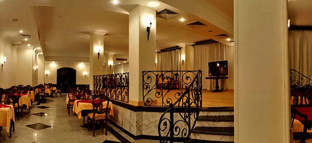restaurant cafeteria