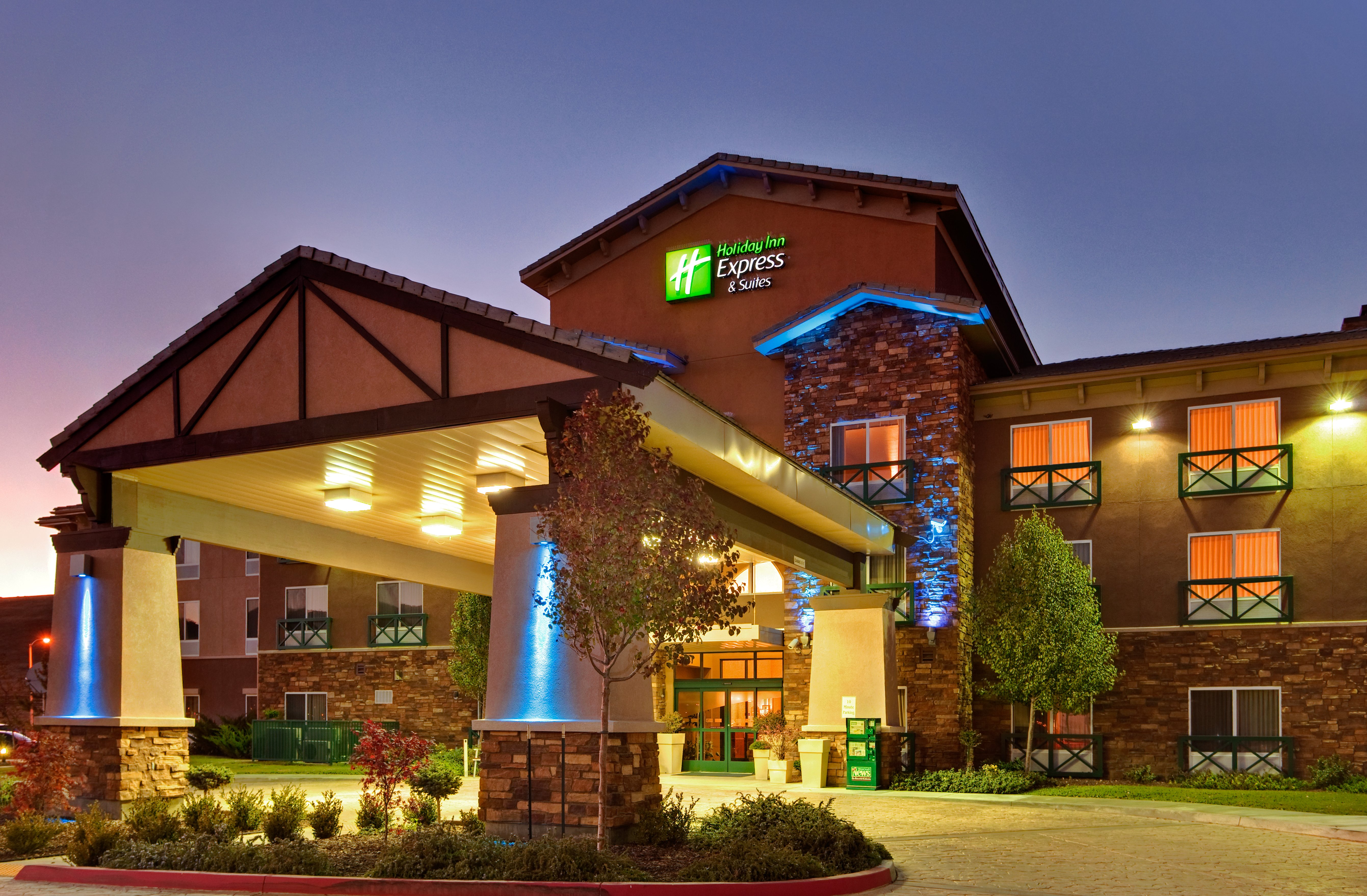 Holiday Inn Express Hotel & Suites Tehachapi Hwy 58/Mill St 2/29