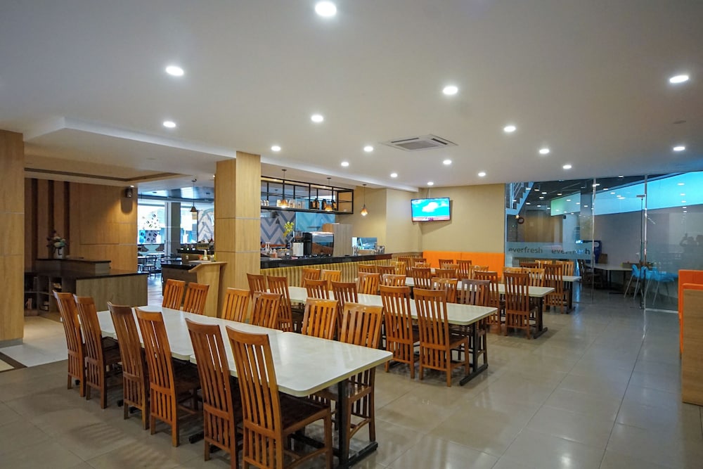 Townhouse Oak Palembang near Palembang Golf Club formerly KR Hotel 26/28