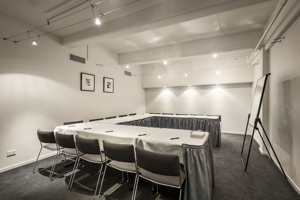 Melbourne CBD Central Apartment Hotel 34/37