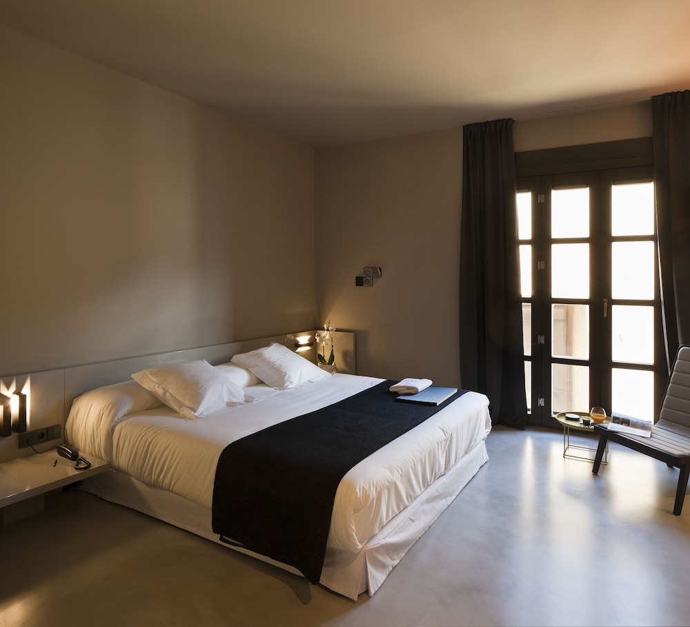 CARO HOTEL 17/71