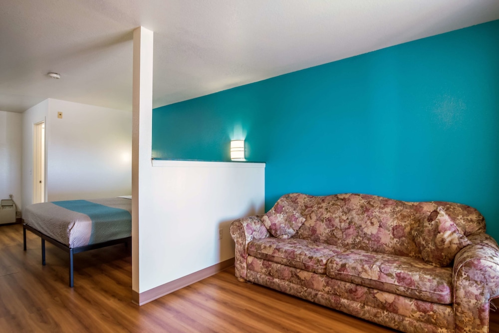 Motel6 Portland, OR Mall 205 33/37