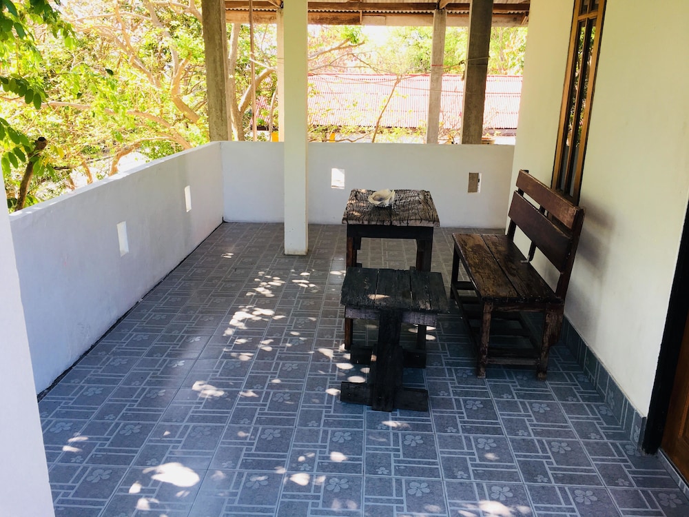 Miss Hong House 23/50