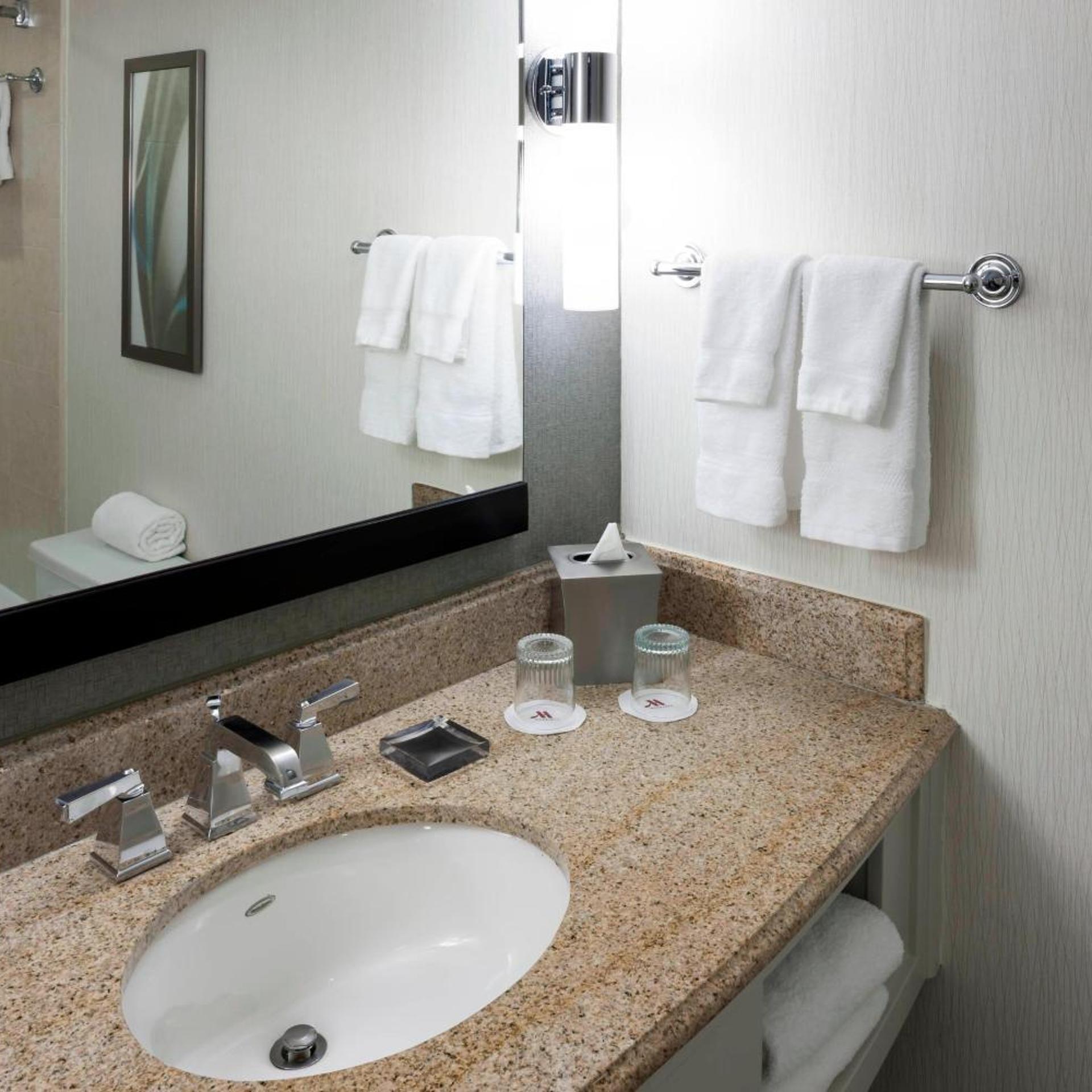 غرفة بسريرين مزدوجين، Fairfax Marriott at Fair Oaks 8/10
