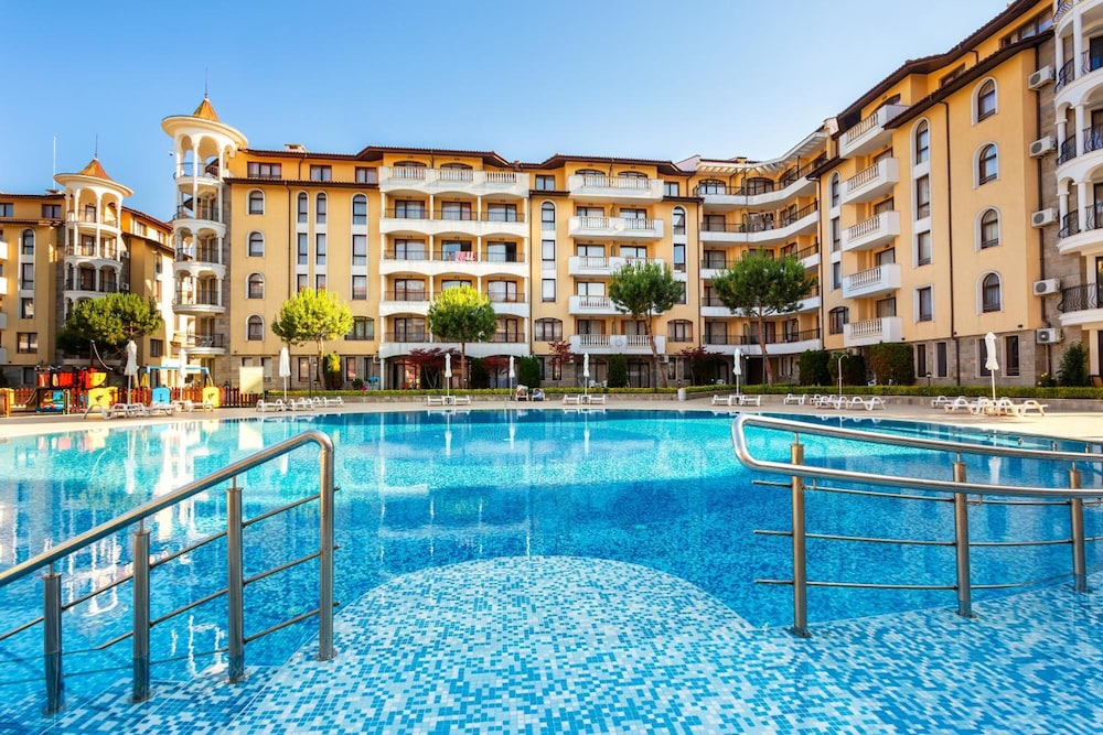 Royal Sun Holiday Complex 4/50