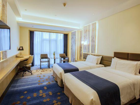 Deluxe, Twin Beds