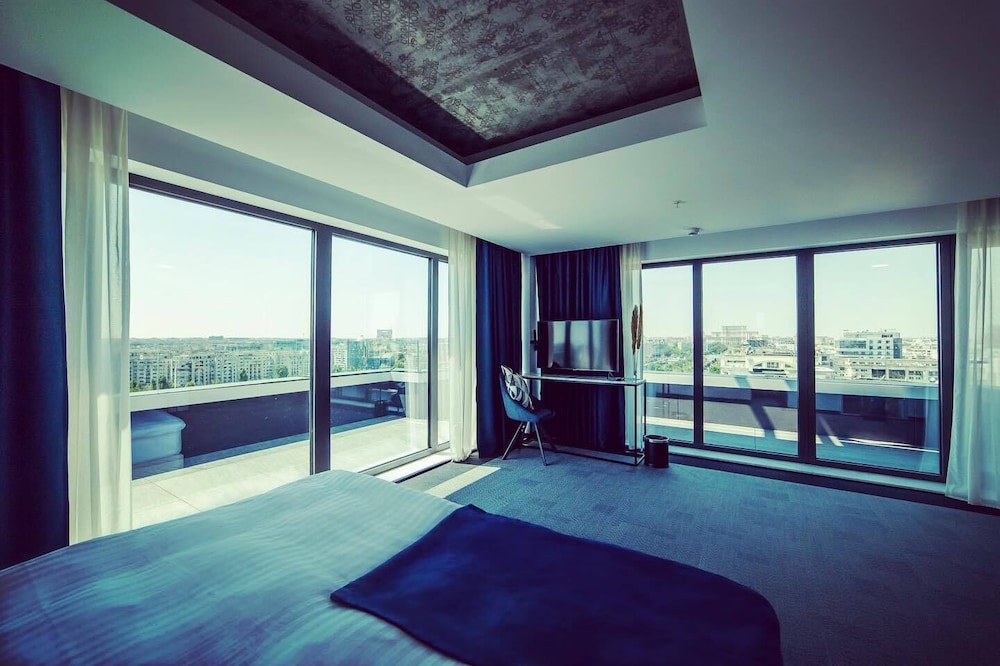 Union Plaza Hotel 35/59