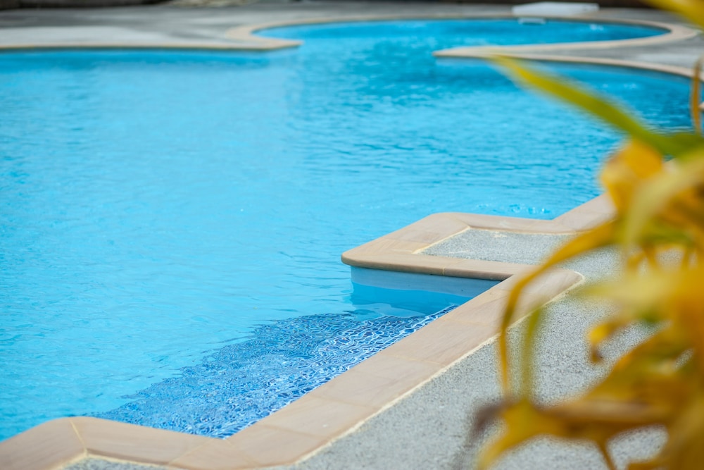 swimming pool spa