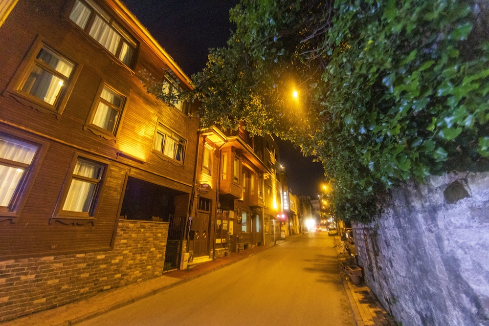 Acacia Mansion Hotel 40/49