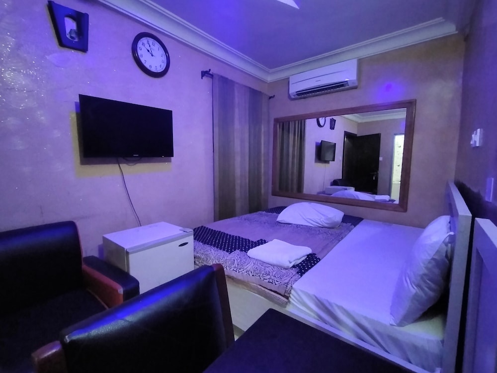 Orient Hotel & Plaza Ltd 18/26