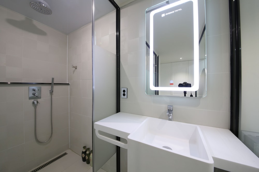 Avenue Hotel 35/41
